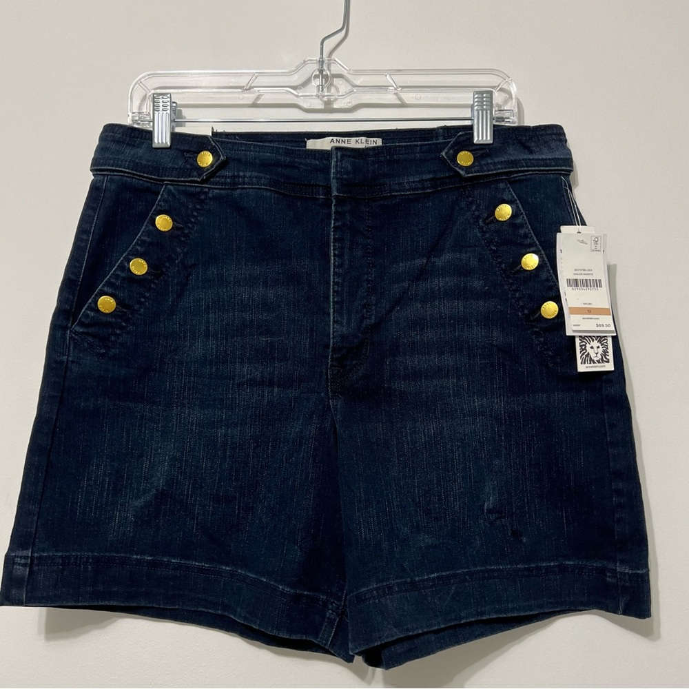 Anne Klein dark wash shorts Sz 12 super Stretch denim with wider leg.